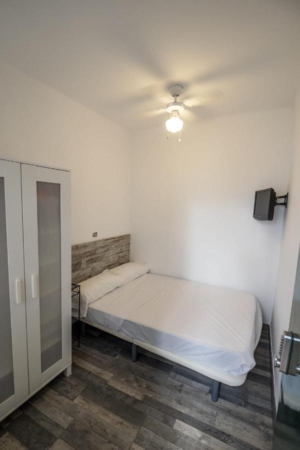 L'Hostalet Guesthouse Pineda de Mar Bagian luar foto