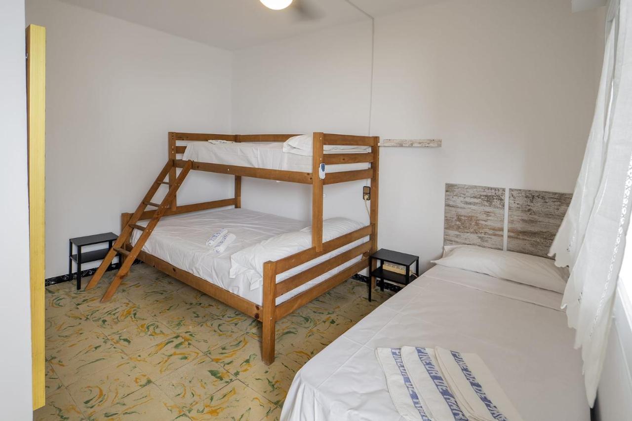 L'Hostalet Guesthouse Pineda de Mar Bagian luar foto