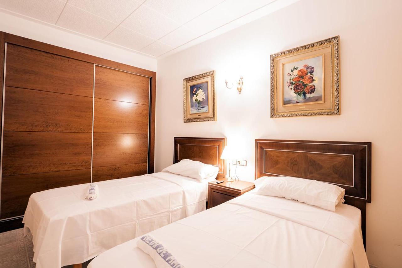 L'Hostalet Guesthouse Pineda de Mar Bagian luar foto