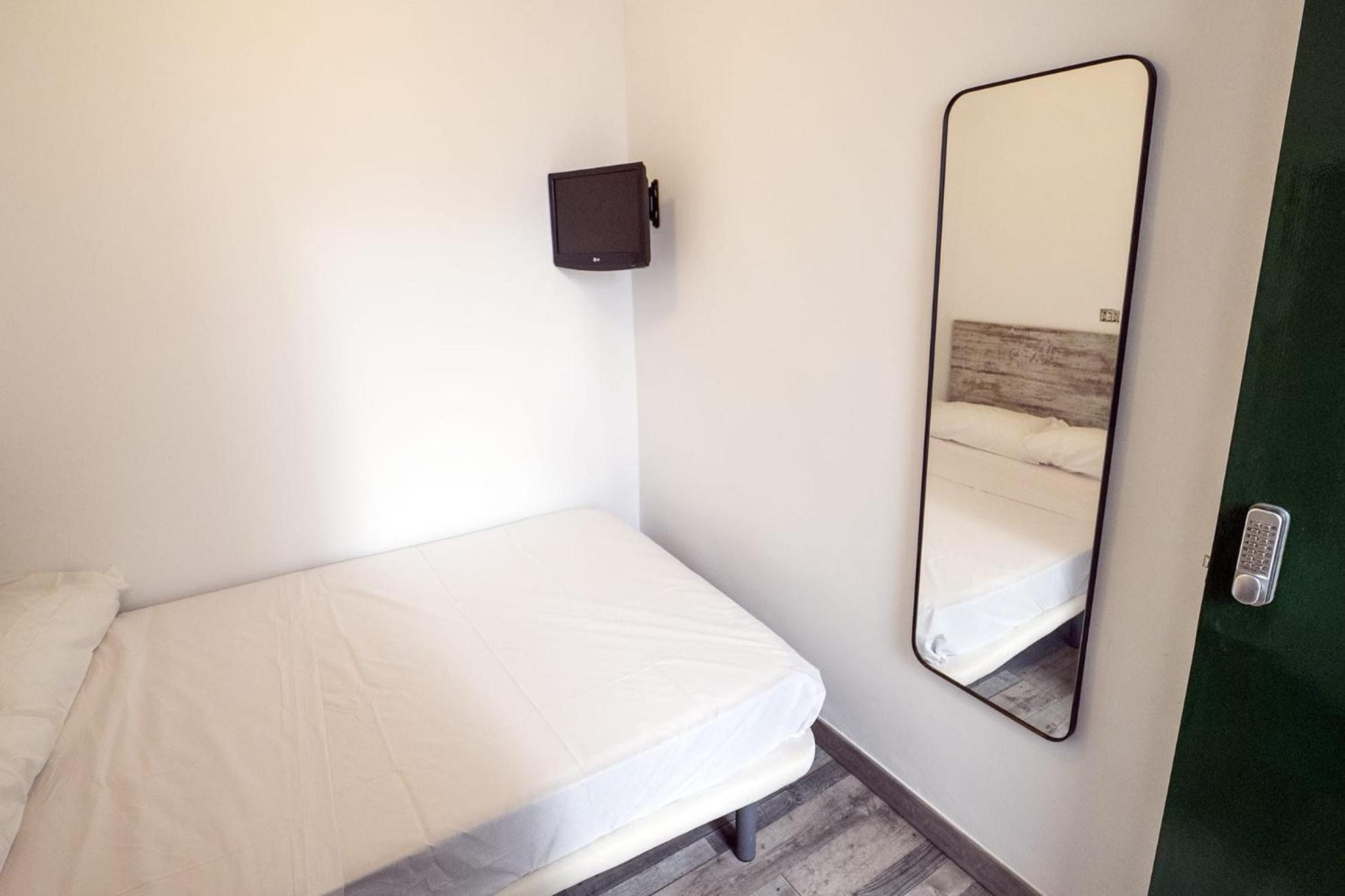 L'Hostalet Guesthouse Pineda de Mar Ruang foto