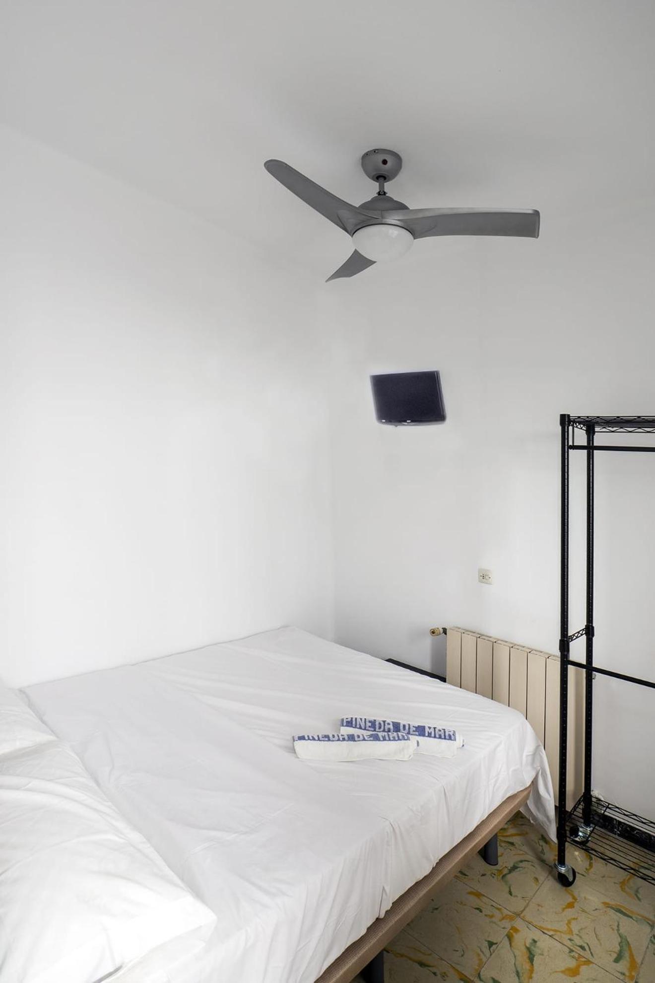 L'Hostalet Guesthouse Pineda de Mar Ruang foto